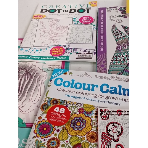 322 - Quantity of adult colouring books. All looks unused. Great variety and detail