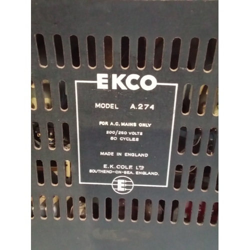 252 - Ekco radio. Model A.274. Minor wear but working condition