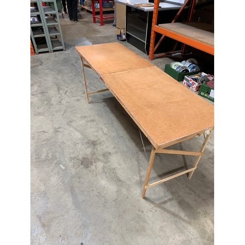 205 - Wooden pasting table