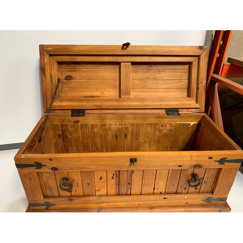 225 - Pine wooden lift up chest - 75cm long