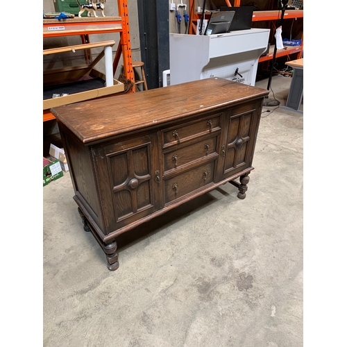 228 - Long oak sideboard - 1.3m - tidy condition