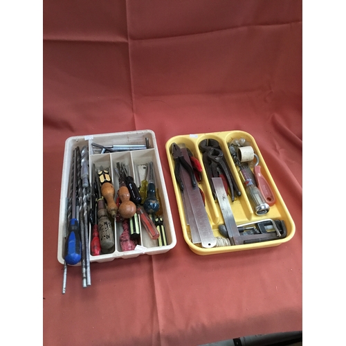 231 - Two trays of vintage hand tools inc grips, metal rules, screwdrivers and more