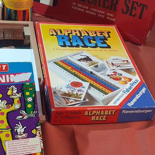 474 - Quantity of vintage games, playing cards etc. Played with condition.