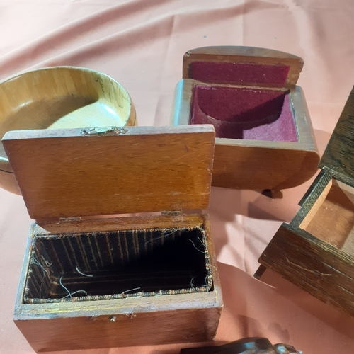 475 - Lot consisting of decorate wooden items. Boxes and footed dish. One box is musical labelled Tallent ... 