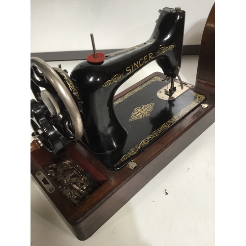 482 - Singer sewing machine with wooden case