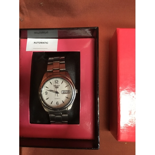47 - Seiko 5 automatic stainless steel watch
