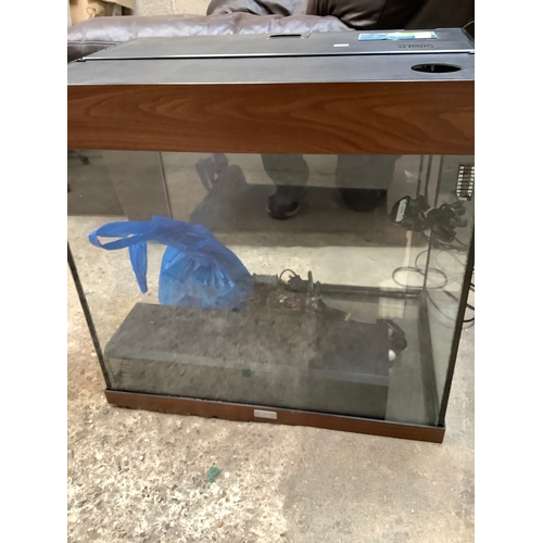 62 - Juwel fish tank with lights & accessories - 60x40cm