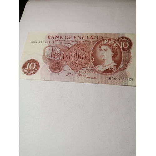 60A - COINS : Elizabeth ll 10 shillings note in excellent condition