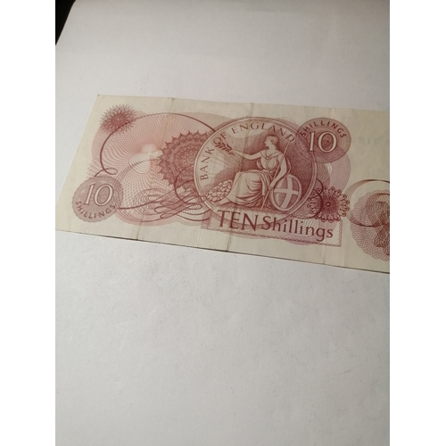 60A - COINS : Elizabeth ll 10 shillings note in excellent condition