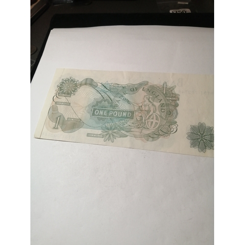 61A - COINS : Elizabeth II pound note in excellent condition