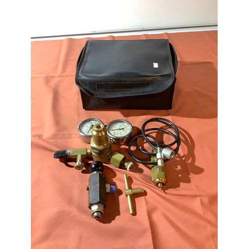 313 - Pro instruments twin pressure gauge with brass fittings