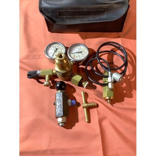 313 - Pro instruments twin pressure gauge with brass fittings