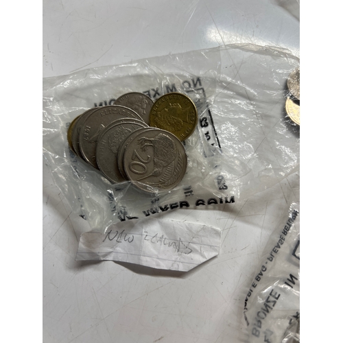 61B - Quantity of coins from around the world inc Hungary, UAE, New Zealand and Denmark