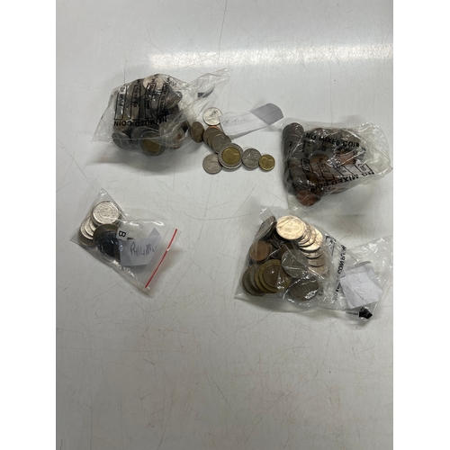 62B - Mixed coinage from around the world inc Thai, Philippines, Taiwan & Trinidad & Tobago