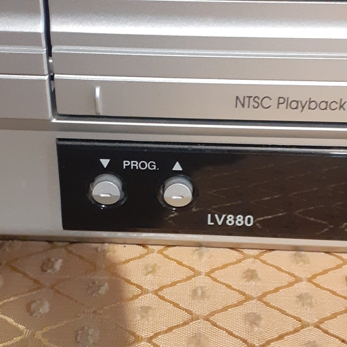 40A - LG play and record Video recorder. With remote. Model LV880. All working.