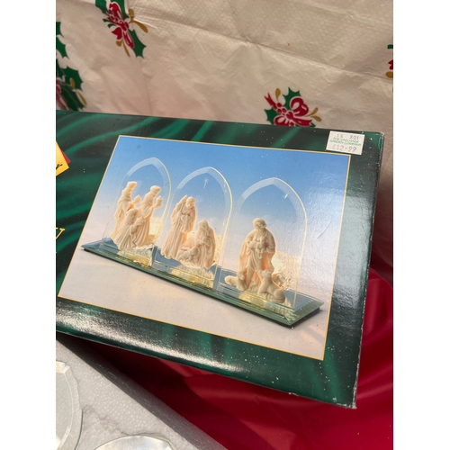 33 - Nativity candle holder with 3 tea lights