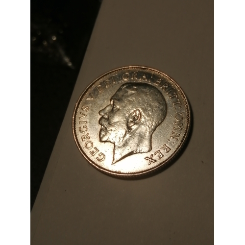 31A - COINS :1925 shilling in extremely fine condition (scarce in this grade)