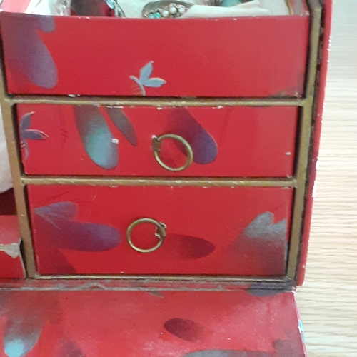 7 - Jewellery box with various costume rings and earrings with some eye-catching stones. All complete wi... 