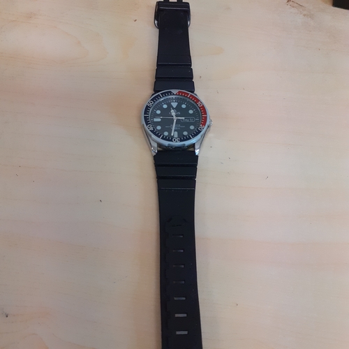 16 - Lorus Sports watch and Rotary watch. Both working. Lorus has loose back but both good condition