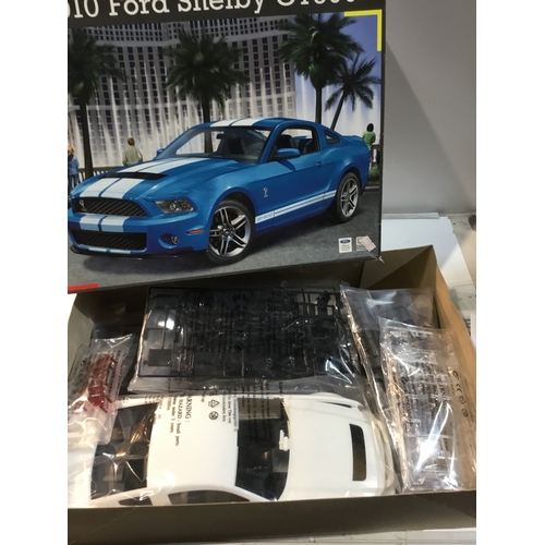 40 - Revell 2010 Ford Shelby GT500 Tm model 1:12