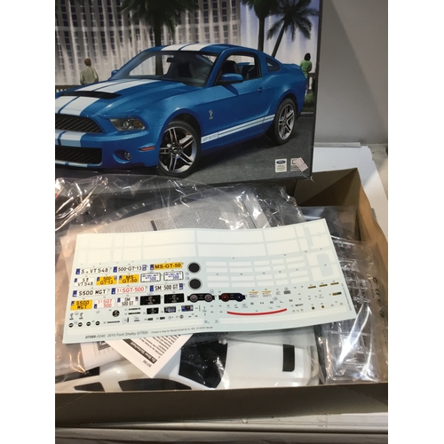 40 - Revell 2010 Ford Shelby GT500 Tm model 1:12