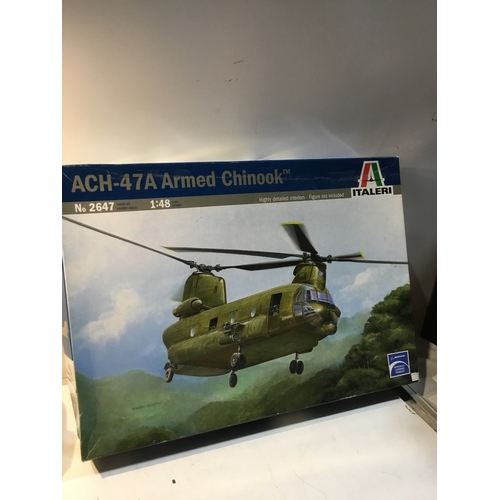 47 - ITALERI ACH-47A Armed Chinook no 2647 1:48 model in box