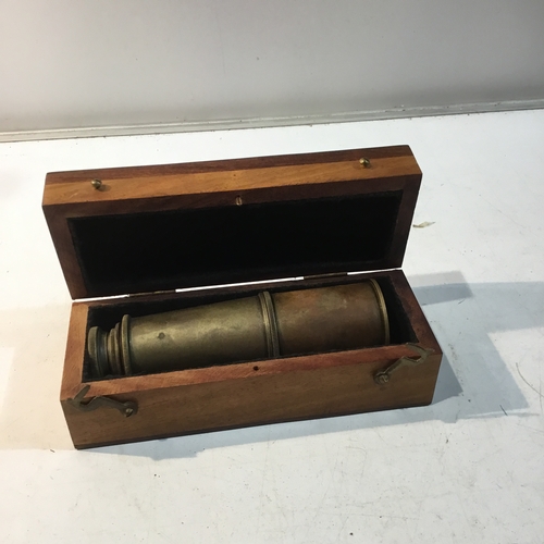 49 - Brass telescope in wooden / brass box witten on top Telescope Thos.J.Evans London