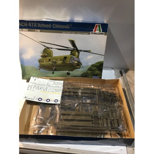 47 - ITALERI ACH-47A Armed Chinook no 2647 1:48 model in box