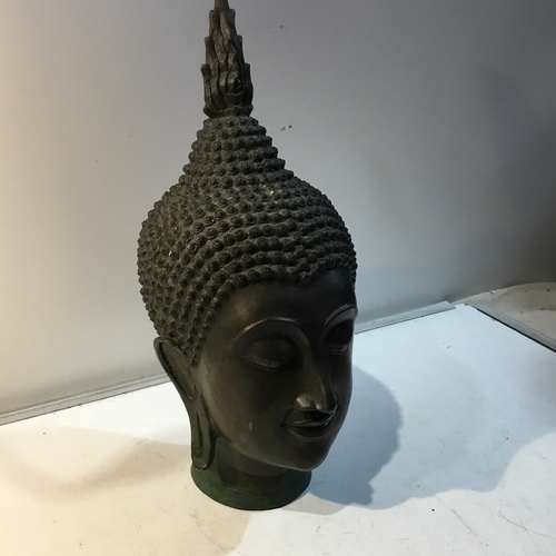 70 - Heavy Thai bronze Budda head