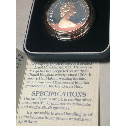 31A - COINS : 1981 silver proof crown in blue presentation box