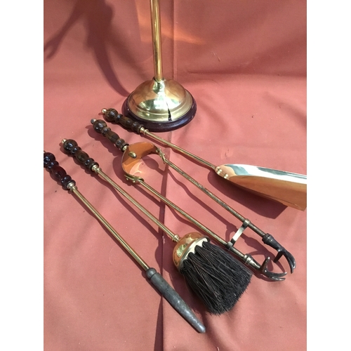 39 - Brass fire companion set in tidy condition