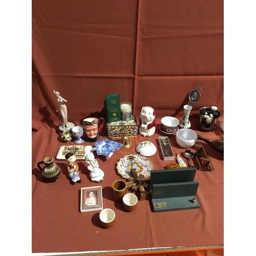 93 - Interesting collectible lot inc Hornsea, decorative trinket boxes, religious figures and more