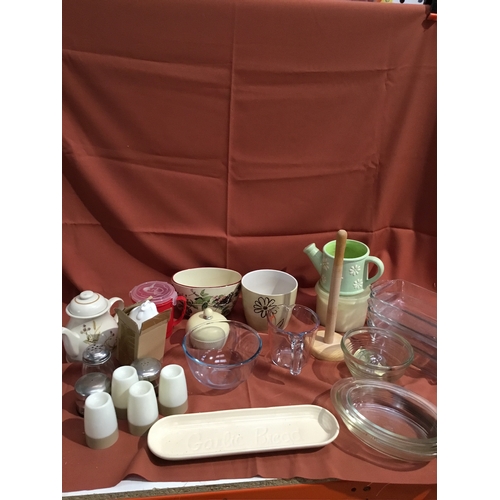 152 - Mixed kitchen ware inc Tupperware, Pyrex jug, mixing bowls & ceramic planters