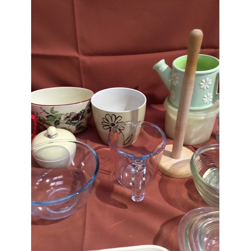 152 - Mixed kitchen ware inc Tupperware, Pyrex jug, mixing bowls & ceramic planters