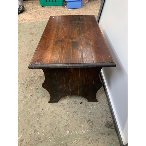 226 - Dark wood coffee table with under shelf - 75cm long