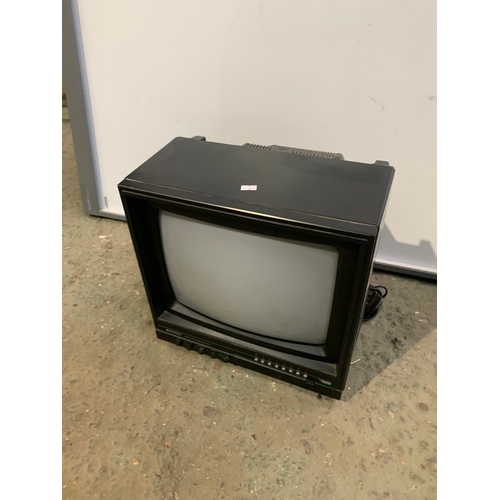 290 - Matsui 14” CRT TV with analogue tuning - ideal for retro gaming