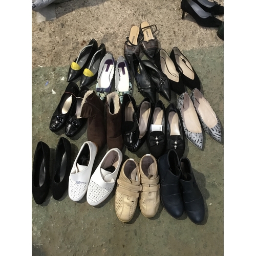 390 - Selection of Women’s Shoes, including Diesel flats. Size 7