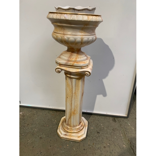 311 - Stylish 4ft tall jardiniere on column plinth