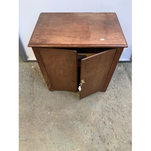 323 - Small walnut handmade vintage cabinet - 60x50x40cm