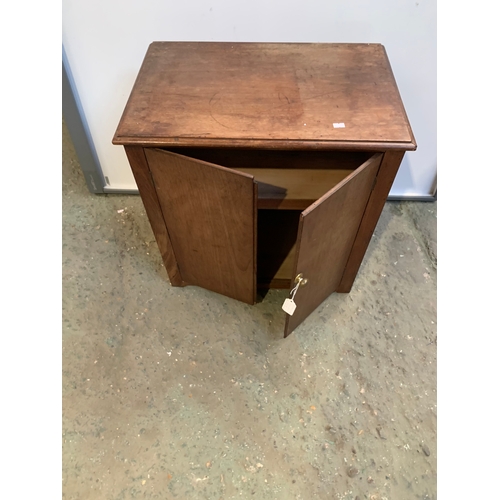 323 - Small walnut handmade vintage cabinet - 60x50x40cm