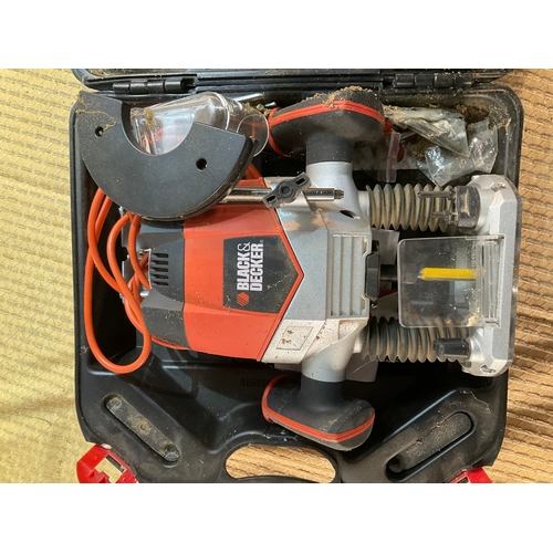 501 - Black and Decker Corded router in protective case