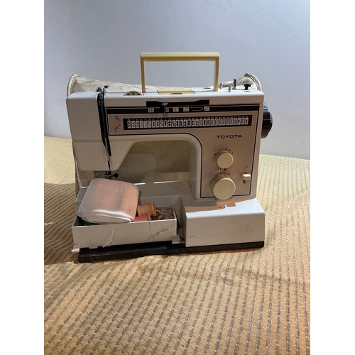 129 - Toyota sewing machine has no leads or foot pedal