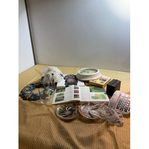 135 - Small mixed lot including dog canvas, Dulux soft toy, cookery books and more