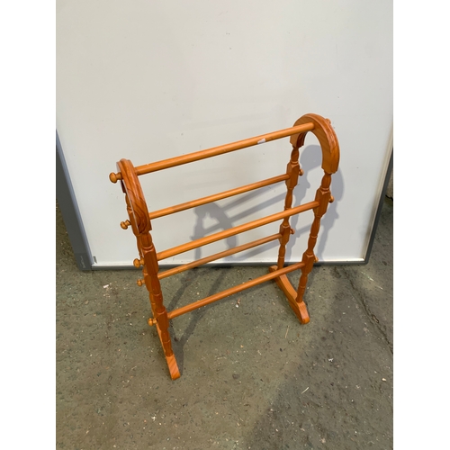 422 - Wooden Freestanding Bathroom Towel Rail