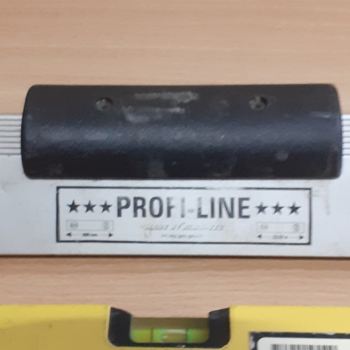 23 - 3 Spirit Levels. A Stanley Pro 180, Center Aluminum Box level and a Propi-line. Have been used but f... 