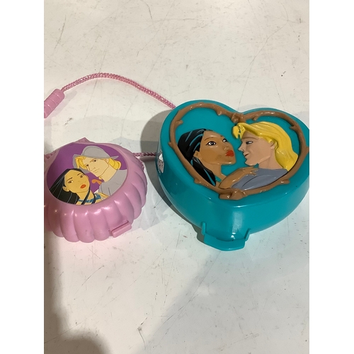 370 - Bluebird polly pocket Pocahontas play set plus 1 other