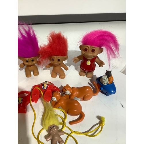 381 - 1980 Troll dolls + Disney figures