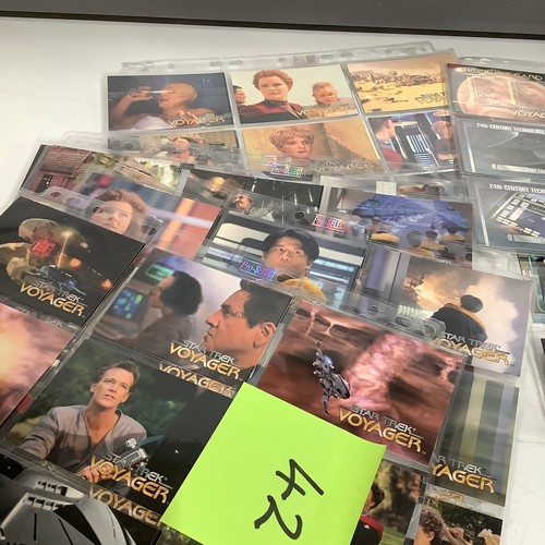 69 - 100 Star Trek Voyager cards 1995 all sleeved no duplicates, in very good condition (Complete Base Se... 