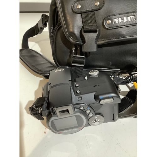 472 - Pro watt bag with megxon c480 digital camera