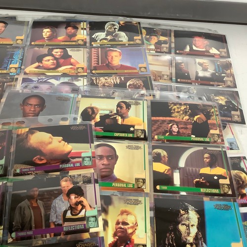 59 - 90 Star Trek Voyager Profiles card Set 1998 all sleeved, no duplicates, in very good condition